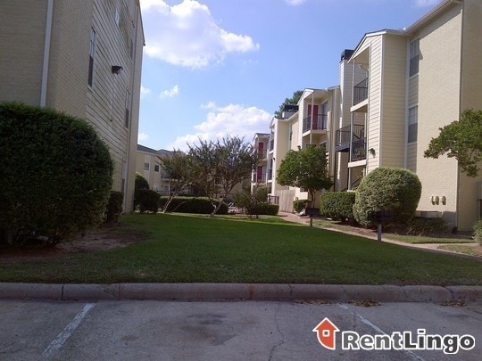 Building Photo - 8630 Easton Commons Dr