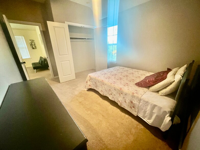 Building Photo - 169 Oyster Creek