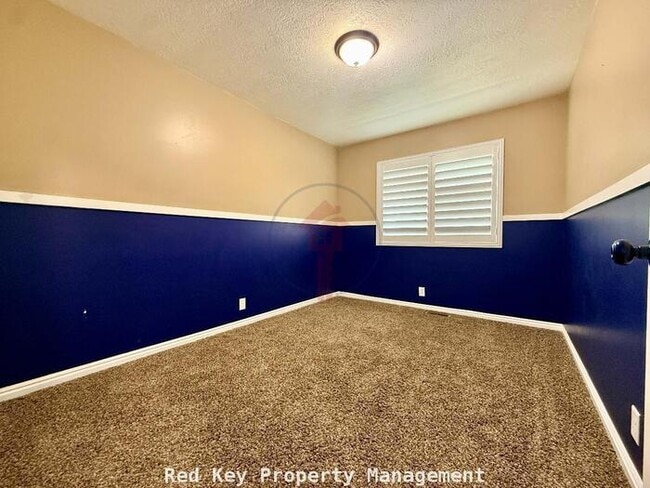 Building Photo - 474 E 1370 N