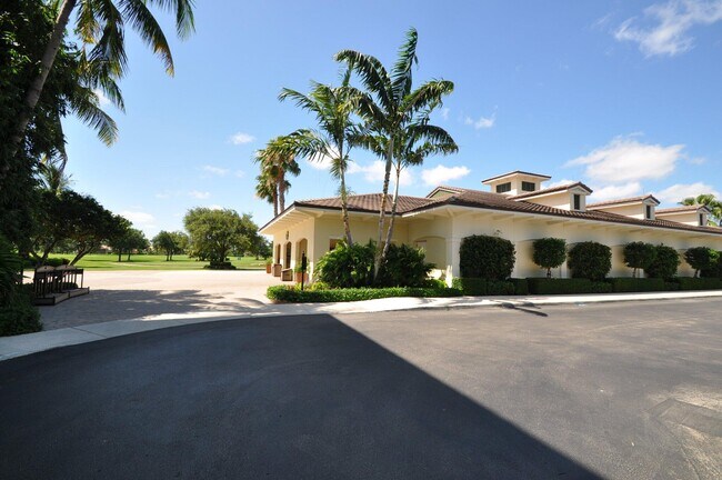 Building Photo - 5747 Paddington Way