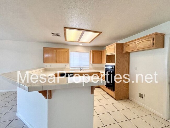 Building Photo - 17928 Sunburst Rd