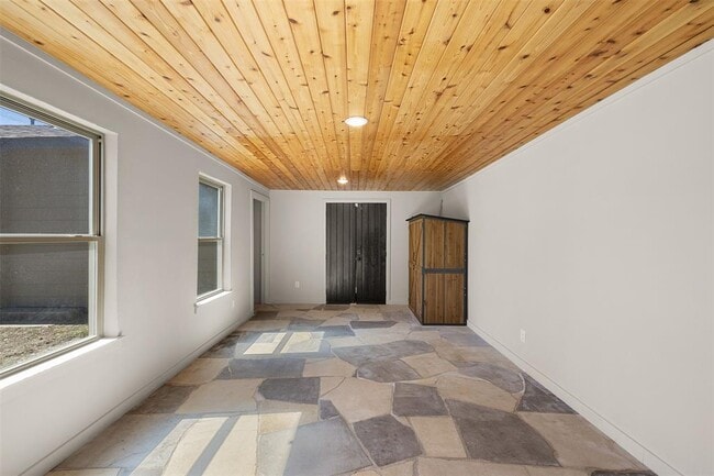 Building Photo - 823 Hickory St