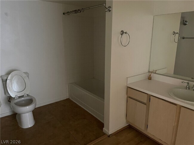 Building Photo - 8101 W Flamingo Rd