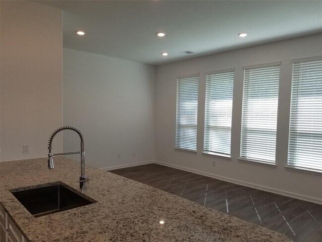 Building Photo - 535 Bristol Tide Ct