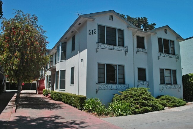 Building Photo - 515 N El Camino Real
