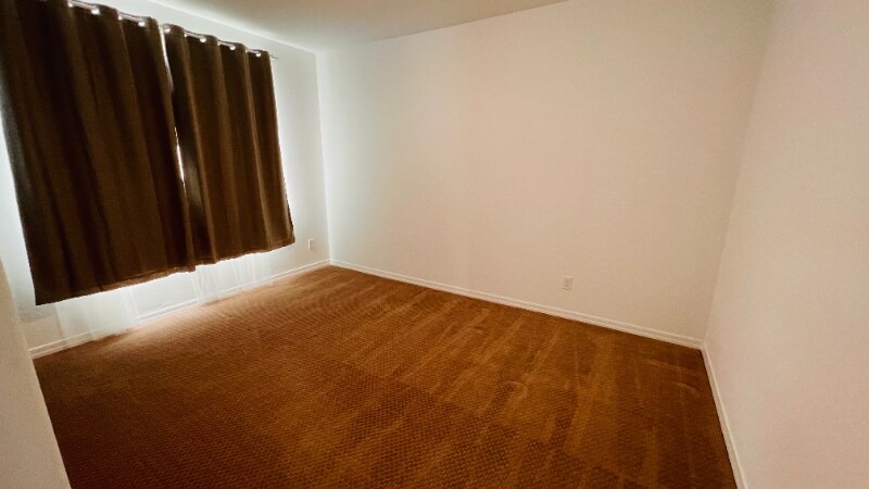 Building Photo - 8609 W Solano Dr