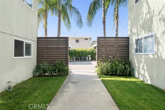 Building Photo - 271 16th Pl