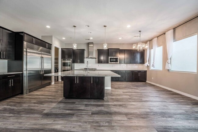 Building Photo - A stunning 4 Bedroom home nestled in the prestigious community in Henderson!