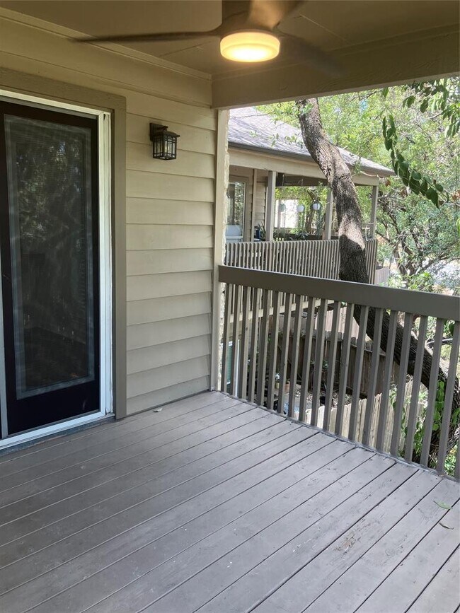 Building Photo - 3809 Spicewood Springs Rd