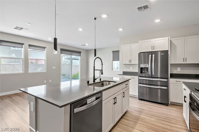 Building Photo - 7110 Cass Ave