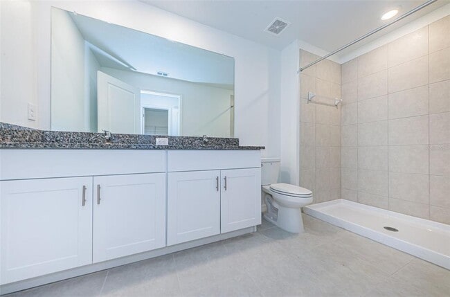 Building Photo - 8327 Crescent Oaks Dr
