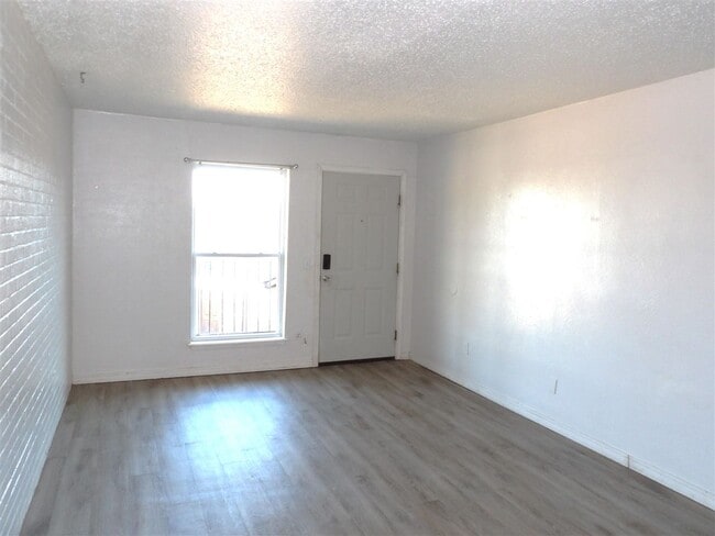 Building Photo - 2107 NW 38th St