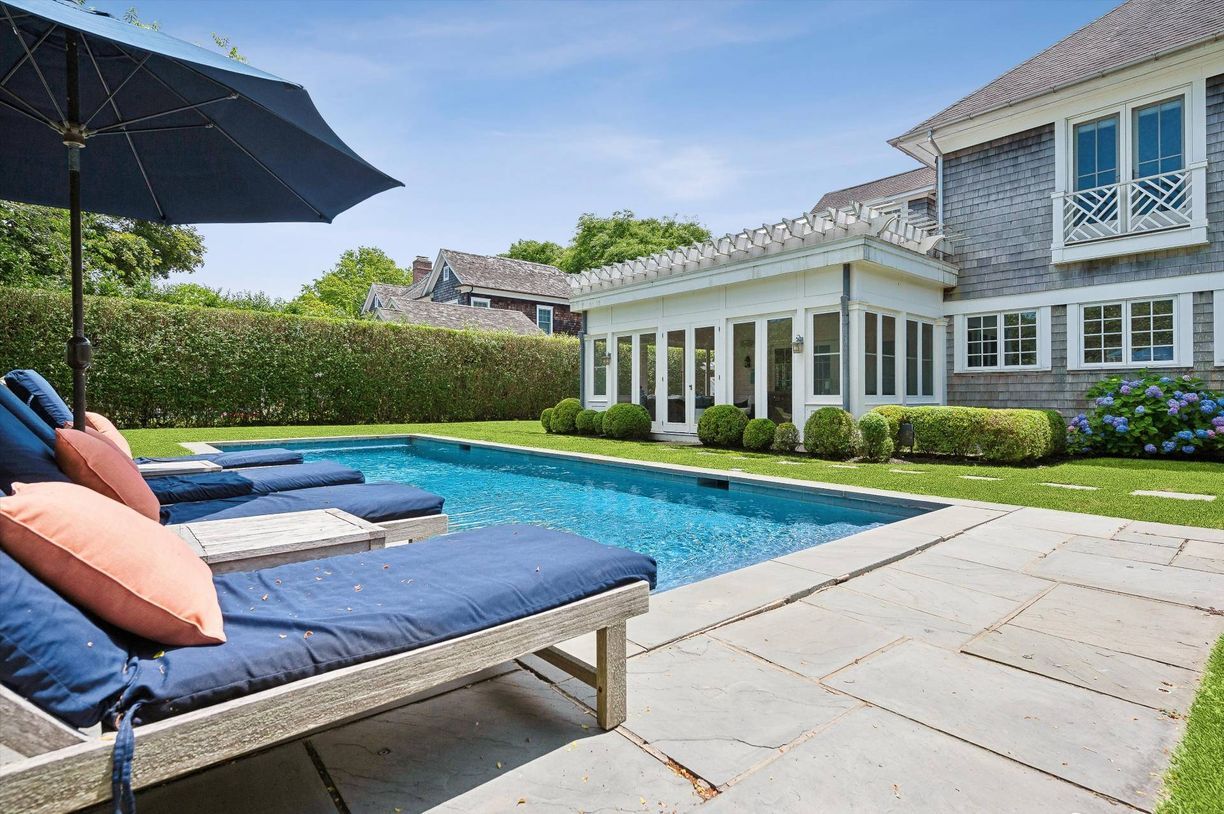 Building Photo - 121 Post Ln