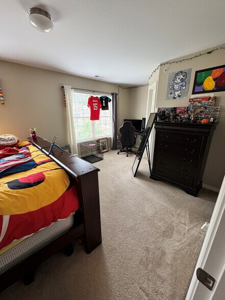 Building Photo - 180 Hemisphere Cir