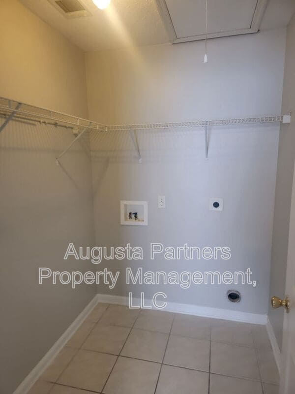 Building Photo - 920 Cammaron Way