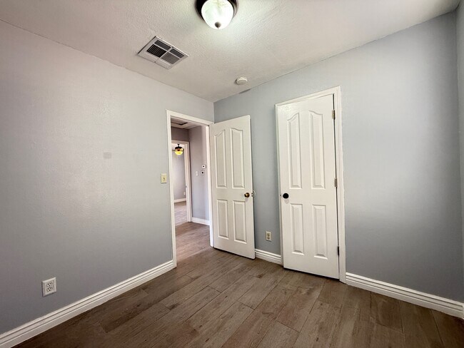 Building Photo - 12309 Tierra Inca Dr