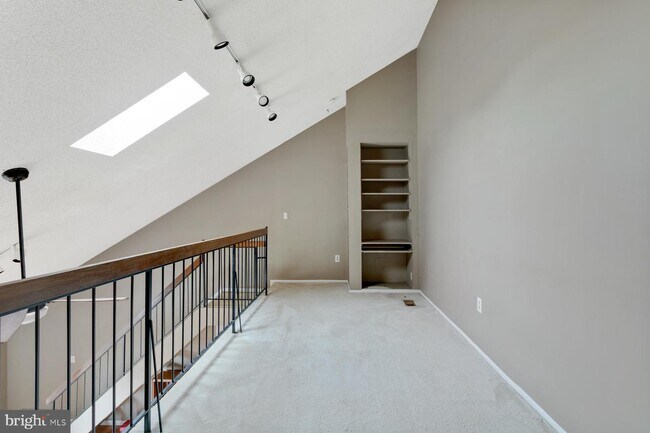 Building Photo - 2206 Aspen Dr