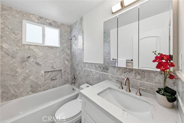 Building Photo - 302 Cleveland Dr