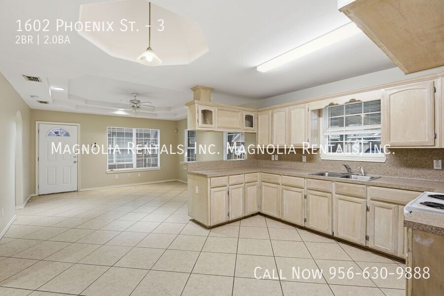 Building Photo - 1602 Phoenix St
