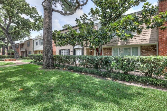 Primary Photo - 12605 Huntingwick Dr