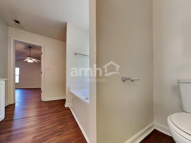 Building Photo - 134 Kimeo Way