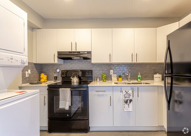 Unit C212: 2 BDR / 2 BA Townhouse Kitchen - Piper Village West