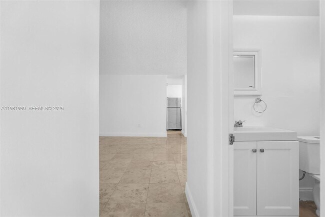 Building Photo - 12101 NE 6th Ave