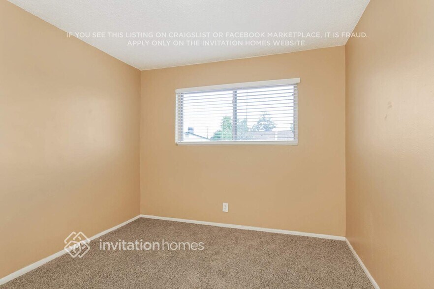 Building Photo - 3910 W Loma Ln