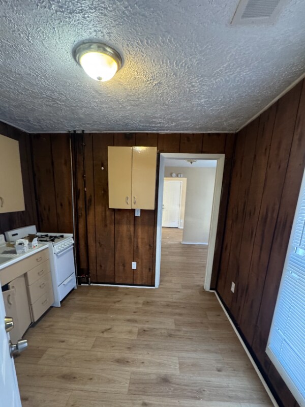 Primary Photo - 1010 S 6th St