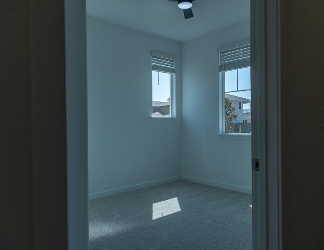 Building Photo - 3596 Kona Kai Wy