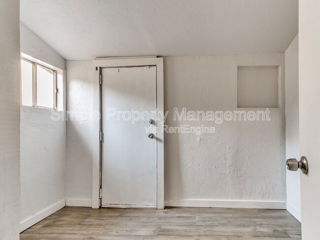 Building Photo - 2605 N Robinson Ave