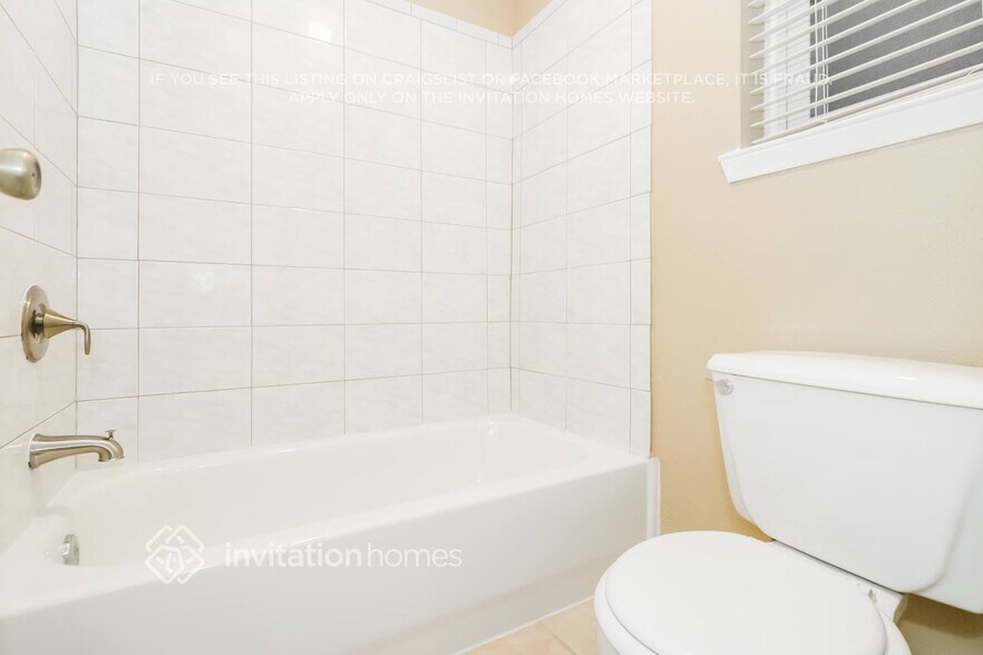 Building Photo - 2415 Pilgrims Bend Dr
