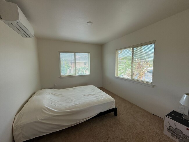 Building Photo - Olino at Mehana 3 bed 2.5 bath townhome av...