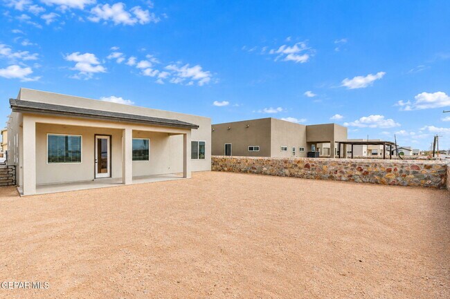 Building Photo - 1807 Ritzy Lou Pl