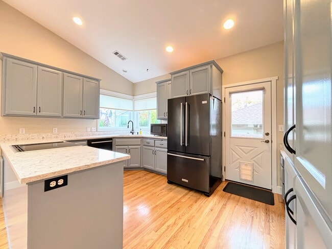 Building Photo - 2537 Eagle Creek Ln