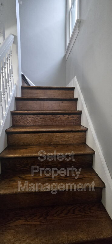 Building Photo - 224 Killea St