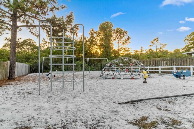 Building Photo - 1675 Winding Shore Dr