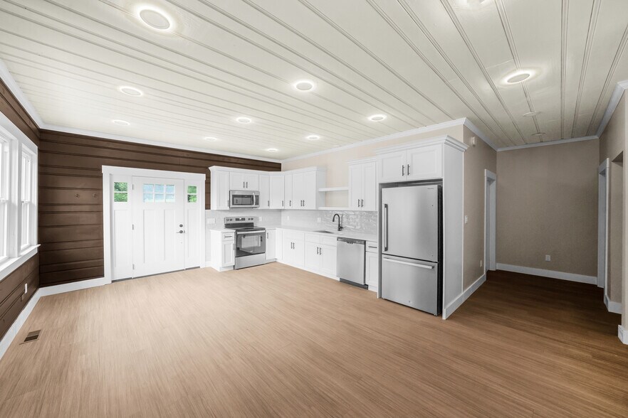 Building Photo - 71 Dreamland Park Dr