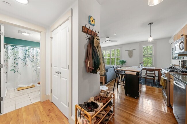 Building Photo - 432 Norfolk St