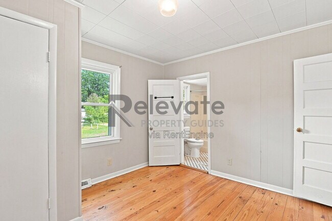 Building Photo - 1425 Dinwiddie Ave