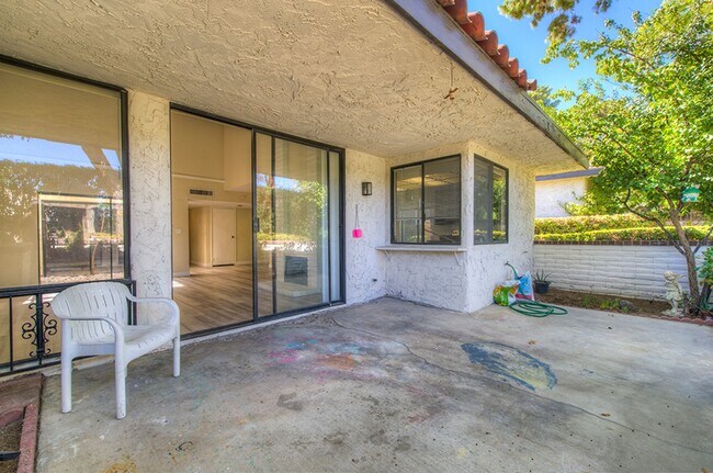 Building Photo - 2574 Pera Cir