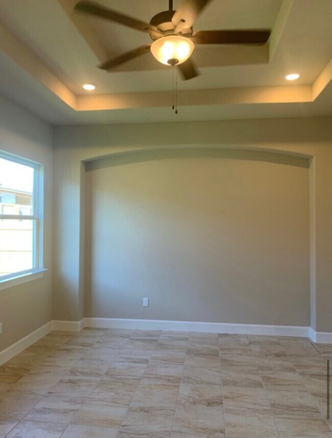 Building Photo - 120 Parlin Ln
