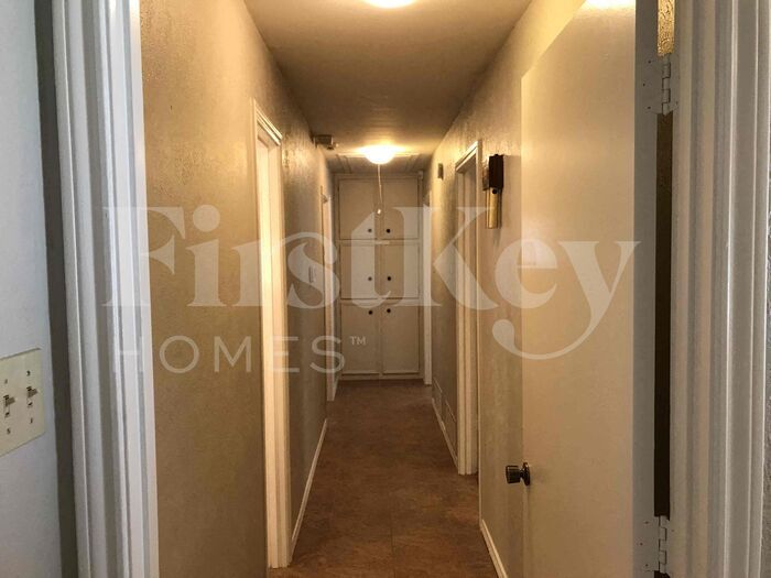 Building Photo - 4026 Cedar Creek Dr