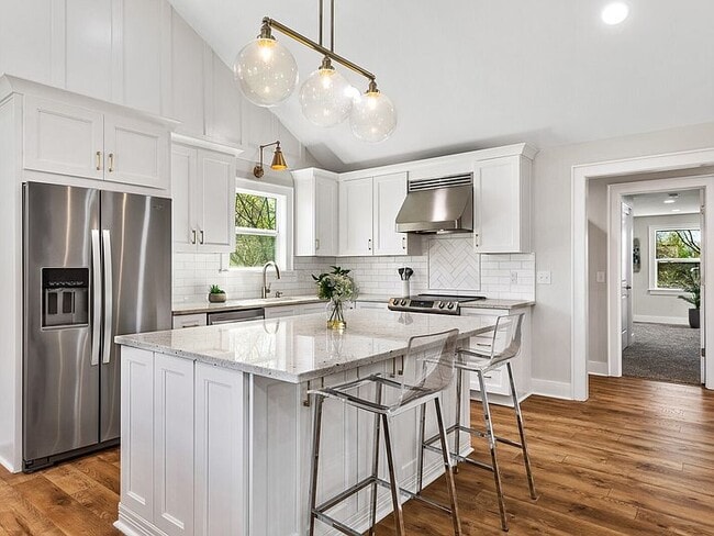 Building Photo - 5512 Vaught Dr