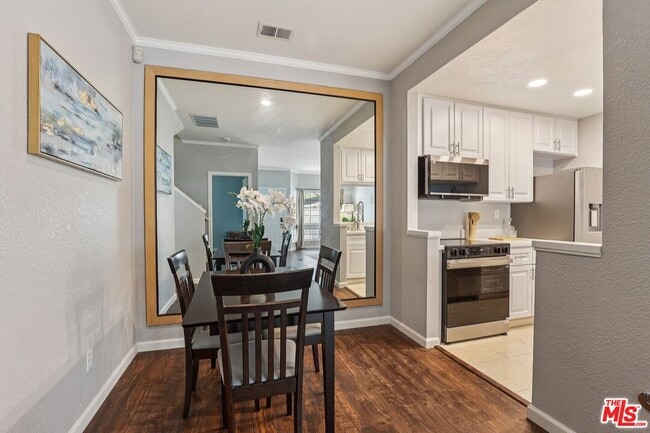 Building Photo - 1706 Bevin Brook Dr