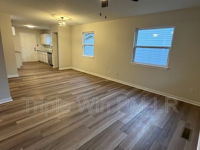 Building Photo - 107 Juniper Pl