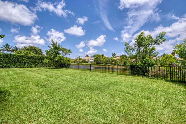 Building Photo - 172 Manor Cir