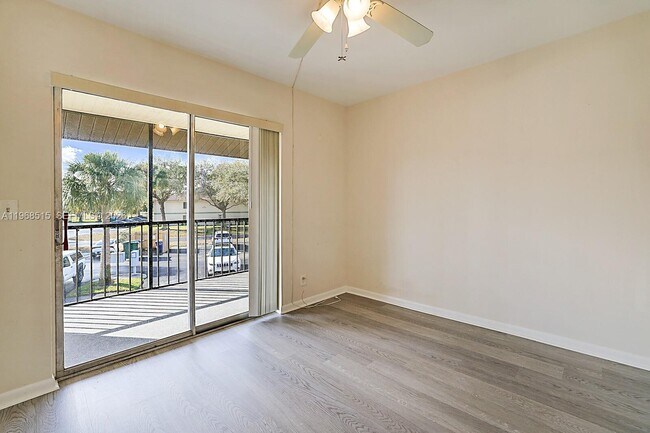 Building Photo - 6327 Chasewood Dr