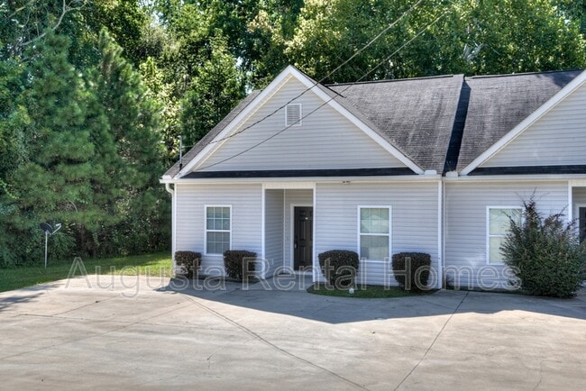 Building Photo - 205 Old Berzelia Rd