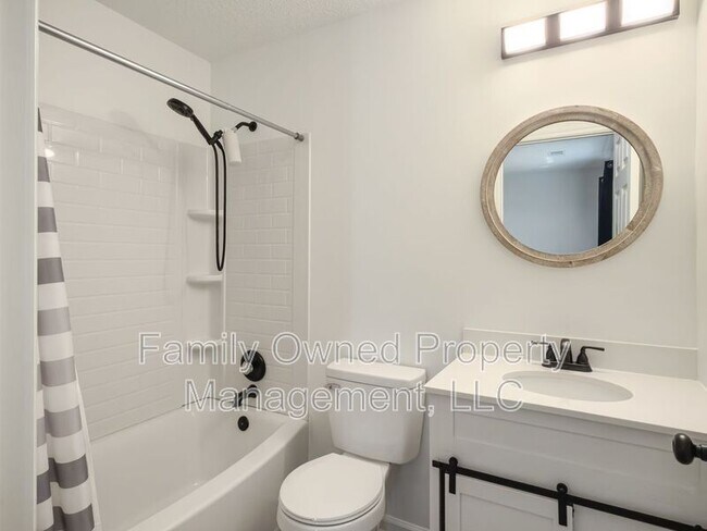 Building Photo - 147 Danzid Dr